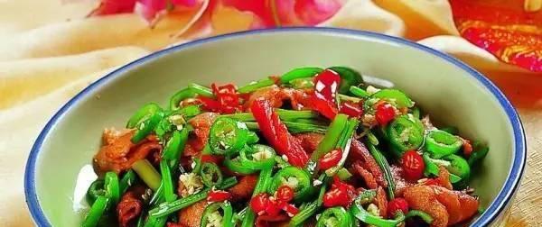 学会制作美味小炒肉片（传统菜品，家庭必备，口感极佳）-第2张图片-美味行家