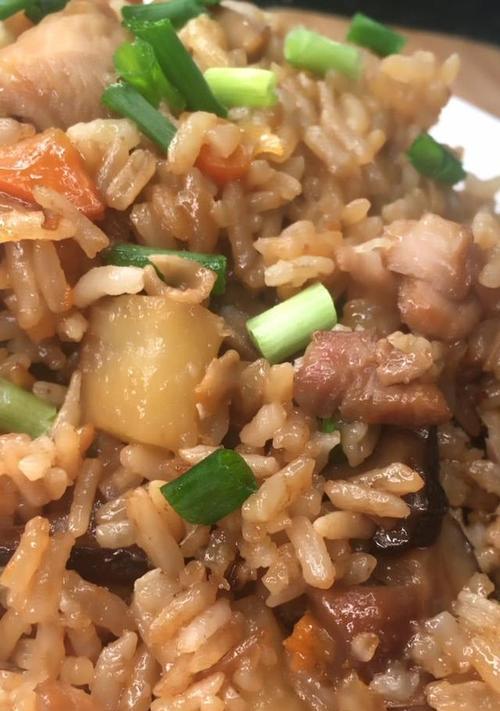香菇丸子牛肉焗饭的制作方法（做法简单易学，让你轻松变身美食大厨）-第1张图片-美味行家