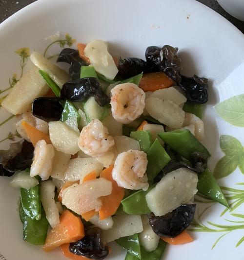 美味健康的鲜虾仁炒核桃仁（用鲜虾仁和核桃仁制作的营养丰富的美食）-第1张图片-美味行家