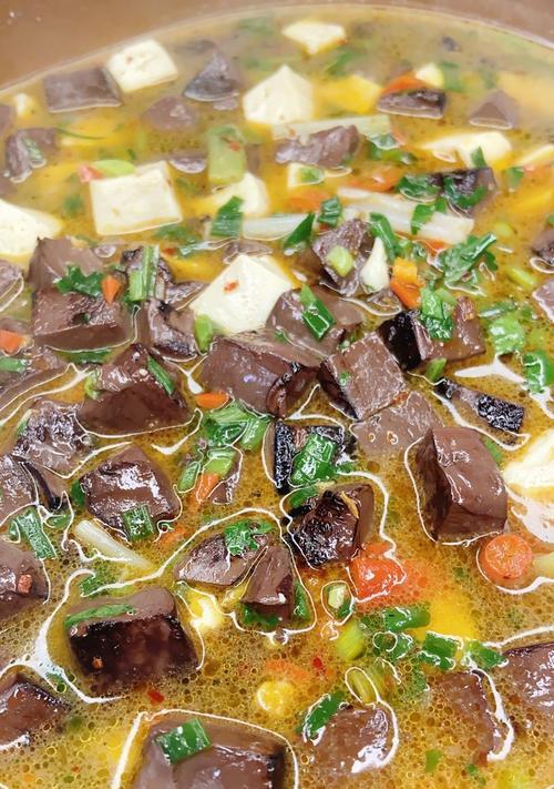 尝鲜美味，肉丝豆腐猪血汤烹饪全攻略！-第1张图片-美味行家