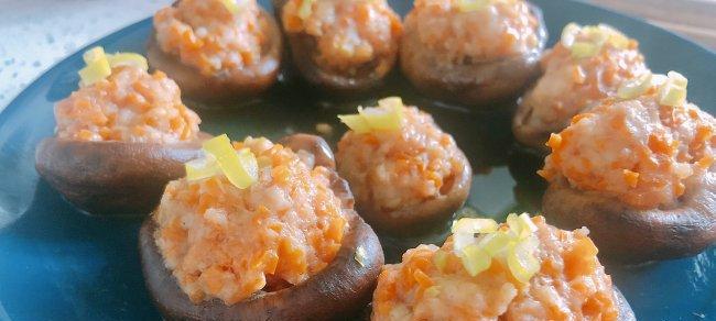 香菇酿圆子的制作方法（采用新鲜香菇、瘦肉及年糕粉制成的酿圆子，口感鲜美，营养丰富。）-第3张图片-美味行家