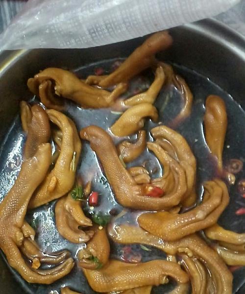 美味腌鸭爪的制作方法（一次成功的秘诀及美食体验）-第3张图片-美味行家