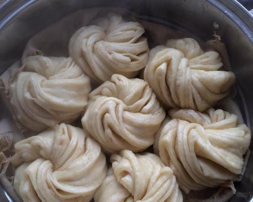 一口咬下去，满口留香——以死面花卷为主的美味做法（细节决定味道，最美味的死面花卷需要这些步骤！）-第2张图片-美味行家
