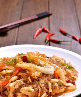 酸菜白肉粉条的家常做法（口感鲜美，营养丰富，让你回味无穷）-第2张图片-美味行家
