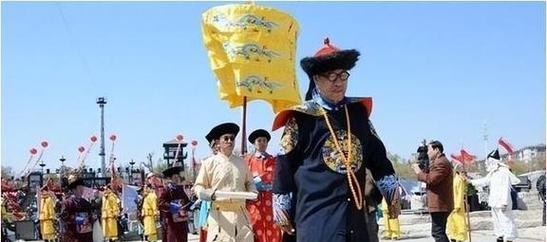 玉女游春，如何优雅地融入大自然？（以登山徒步为例，感受春季的芳菲和清新空气）-第2张图片-美味行家