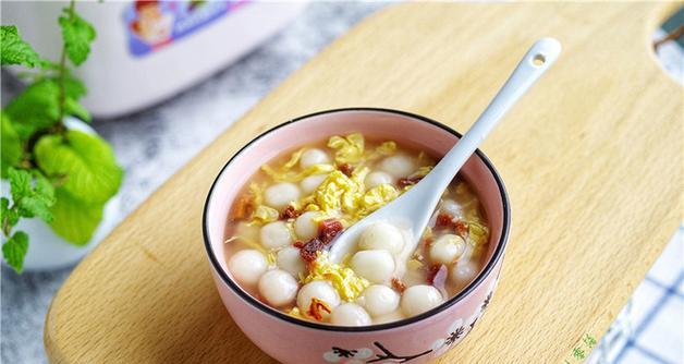 用水果酒酿制美味圆子（传统美味，新口味尝鲜）-第2张图片-美味行家