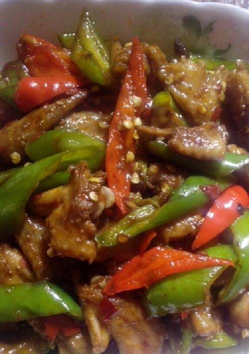 香辣鸡翅尖的制作方法（美味佳肴，学会做鸡翅尖，让你的味蕾尽情享受）-第2张图片-美味行家