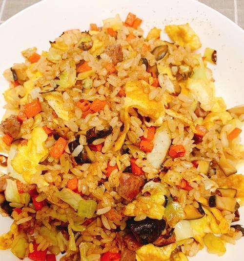 做一份美味的新派蛋炒饭（掌握制作技巧，让味蕾享受极致体验）-第1张图片-美味行家
