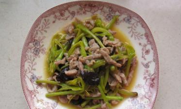教你如何制作美味的肉丝黄花菜（掌握关键步骤，做出香气扑鼻的佳肴）-第3张图片-美味行家
