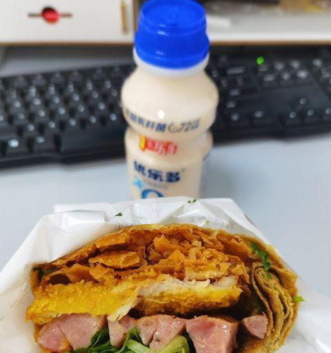如何制作美味可口的热狗煎饼（煎烤美味，让你的味蕾大开）-第3张图片-美味行家