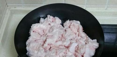 自榨猪油，健康营养从厨房开始（打造健康营养的饮食生活，手工自榨猪油的制作方法及注意事项）-第2张图片-美味行家