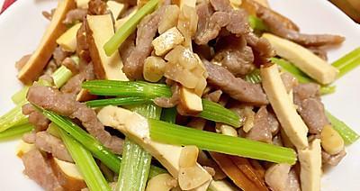 香干肉沫炒芹菜，营养又美味（家常菜谱，简单易学）-第1张图片-美味行家