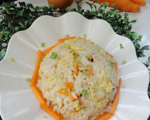 鲜味蚝油炒饭——美味又营养的中式快餐（用以鲜味蚝油打造的炒饭，深受大众喜爱！）-第3张图片-美味行家