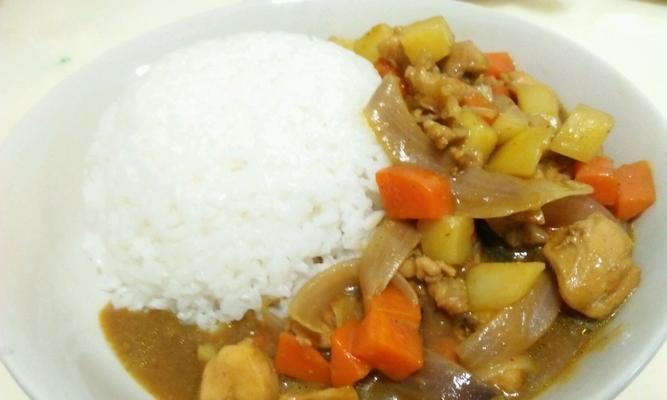 如何用味噌烤出美味的鸡胸饭（一道简单易学的日式料理，让你秒变厨神）-第1张图片-美味行家