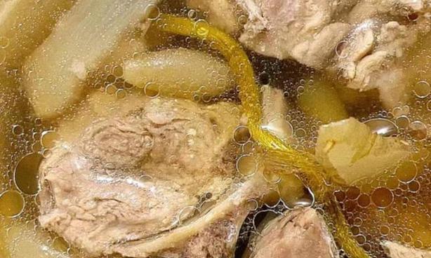 三七党参枸杞排骨汤，滋补佳品（以药膳佐餐，滋养身心）-第1张图片-美味行家