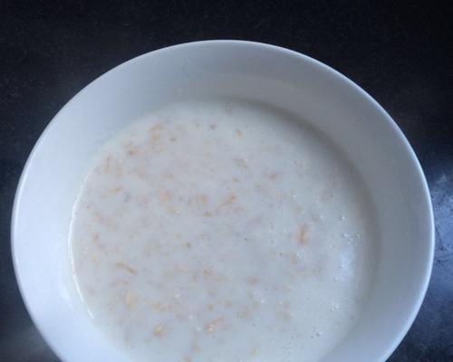 健康美味，轻松制作——水果燕麦粥（以水果为主打，营养又美味；15个步骤详解，轻松制作水果燕麦粥。）-第1张图片-美味行家