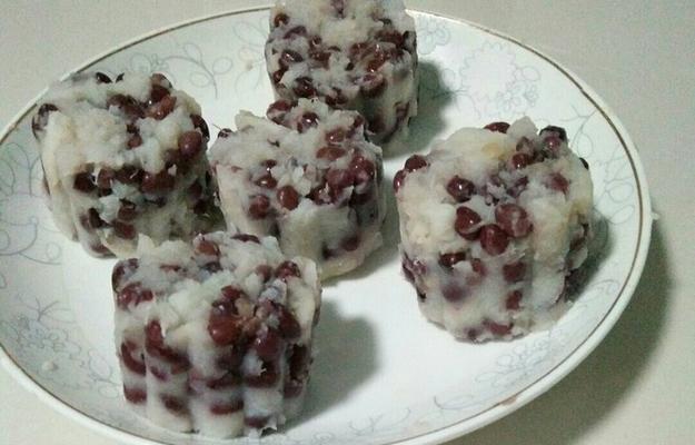椰蓉山药红豆糕的制作方法（一款口感独特，营养丰富的小吃）-第1张图片-美味行家