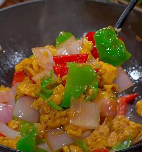 家常下饭菜，土豆茄子丁（简单易做，口感鲜美）-第1张图片-美味行家