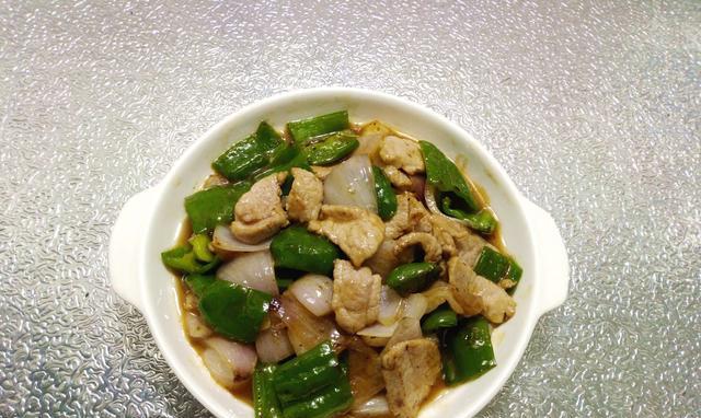 家常下饭菜，土豆茄子丁（简单易做，口感鲜美）-第2张图片-美味行家