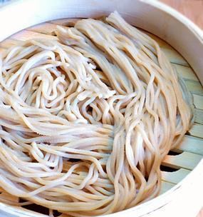 手工莜面，传统美食的味道（手工制作莜面的详细步骤，让你也能品尝到传统美食的味道）-第2张图片-美味行家