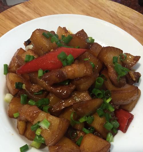 美味家常菜肉炖土豆扁豆的做法（营养丰富，味道鲜美的土豆扁豆肉炖菜谱）-第3张图片-美味行家