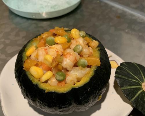 小南瓜炒虾，营养美味又健康（健康饮食，从小南瓜炒虾开始）-第1张图片-美味行家