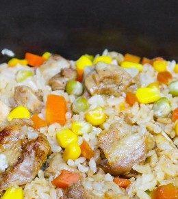 特色焖饭，一口美味的香气传遍全厨房（探秘特色焖饭的独特做法和口感，让你爱不释口！）-第3张图片-美味行家