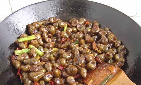 以香辣小螺蛳为主题的美食探索（来一碗开胃的香辣小螺蛳，让味蕾尽情享受）-第2张图片-美味行家