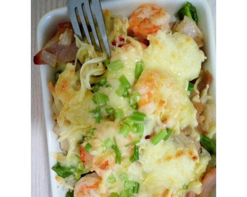 美食享受-鲜虾芝士五彩焗饭（用心制作，美味大口留香，快来尝试吧！）-第1张图片-美味行家