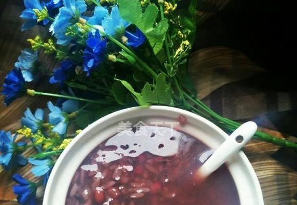 香芋黑米红豆粥的做法（浓香细滑，口感独特，营养丰富的健康粥）-第3张图片-美味行家