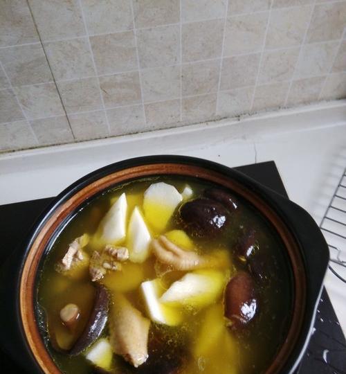 慢炖之香菇芥菜鸡汤（一道营养美味的家常汤）-第3张图片-美味行家
