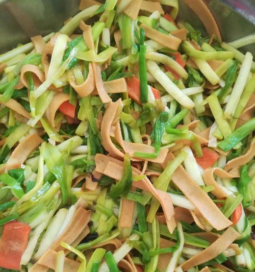 美味蒜苔炒豆腐干（家常下饭好滋味，蒜香浓郁入味）-第3张图片-美味行家