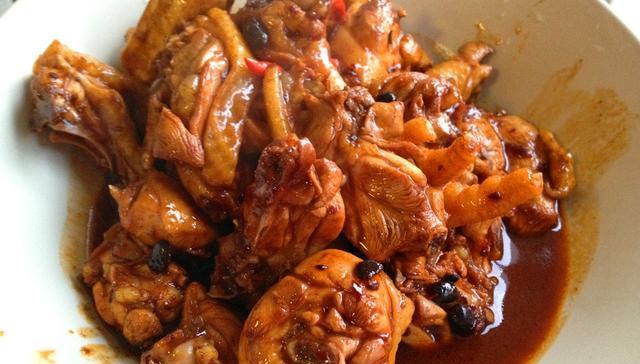 鲜菇炒鸡肉，美味又营养（用新鲜的食材，做出香气四溢的炒菜佳肴）-第1张图片-美味行家