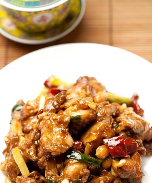 鲜菇炒鸡肉，美味又营养（用新鲜的食材，做出香气四溢的炒菜佳肴）-第3张图片-美味行家