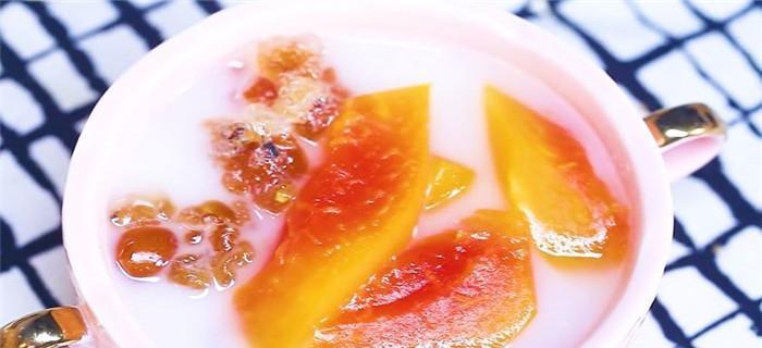 桃胶炖木瓜奶，美容养颜的圣品（一份简单易做的美味佳品，滋润身心，满足口腹）-第3张图片-美味行家