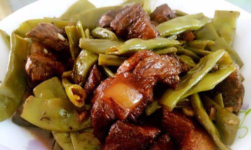 四季豆干烧肉，营养美味又下饭（简单易学的美食新招，让你的餐桌多一份诱人色香味）-第3张图片-美味行家