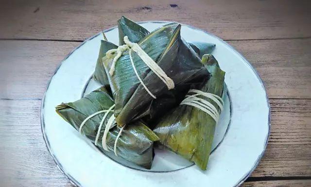 香菇花生肉粽龙舟粽制作方法大揭秘（粽子DIY教程，让你轻松做出美味可口的传统佳肴！）-第1张图片-美味行家