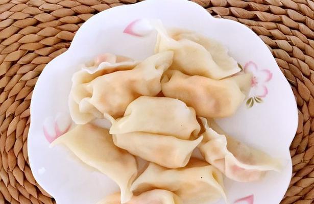 用土豆淀粉做的美味蒸饺（做法详解，让你尝到口感更佳的蒸饺）-第3张图片-美味行家