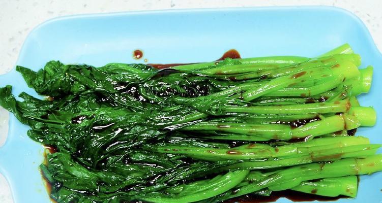 蒜香白灼菜心（健康又美味的蔬菜佳肴）-第3张图片-美味行家