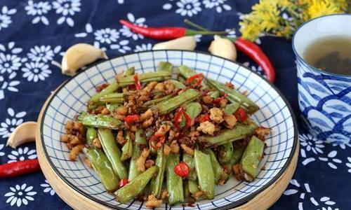 蒜蓉四季豆的做法（清炒鲜嫩四季豆，香气扑鼻蒜味浓）-第3张图片-美味行家
