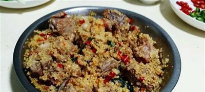 小米辣酱蒸排骨的做法（用小米辣酱烹制的美味蒸排骨，快来学习！）-第2张图片-美味行家