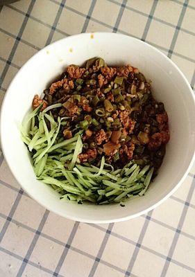史上最全炸酱面卤制作大全（从选材到烹饪，教你打造地道的炸酱面卤）-第2张图片-美味行家