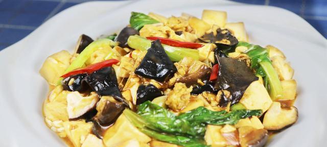 一碗三鲜的做法（家庭美食，营养丰富的佳肴）-第2张图片-美味行家