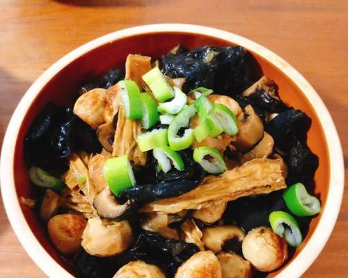 一碗三鲜的做法（家庭美食，营养丰富的佳肴）-第3张图片-美味行家