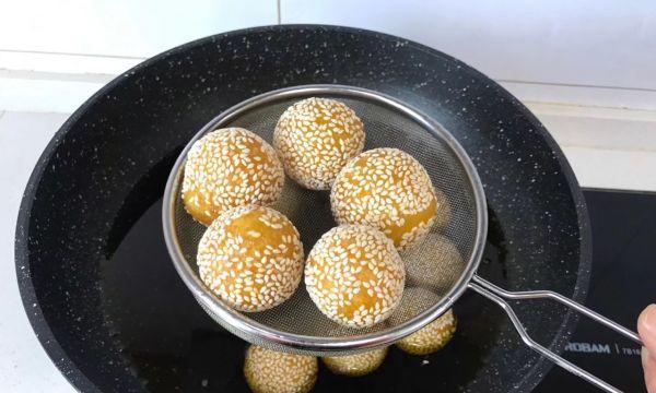 自制土豆芝麻球，健康美味又简单（营养丰富的健康小食，让你爱上做饭）-第3张图片-美味行家