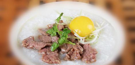 香菇生滚牛肉窝蛋粥的做法（家庭美食健康搭配，轻松享受美味早餐）-第3张图片-美味行家