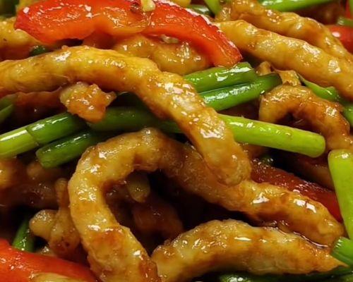 教你如何做好蒜苔炒肉丝（细节决定口感，关键在于炒制火候）-第1张图片-美味行家