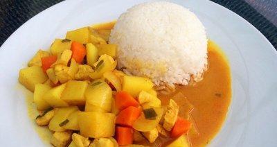 口感鲜美的泰国咖喱饭制作教程（如何用简单的步骤制作出香辣可口的泰国咖喱饭）-第2张图片-美味行家