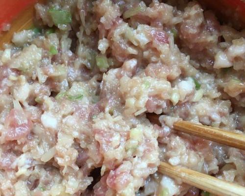 肉盒制作秘籍（教你如何制作美味可口的肉盒）-第1张图片-美味行家