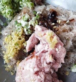 肉盒制作秘籍（教你如何制作美味可口的肉盒）-第2张图片-美味行家